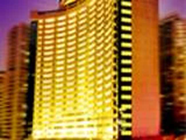 深圳富苑皇冠假日套房酒店,图一