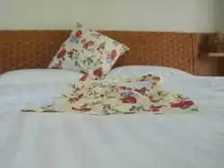 三亚红屋顶度假酒店