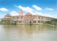 海南丽湖水庄洒店