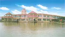 海南丽湖水庄洒店