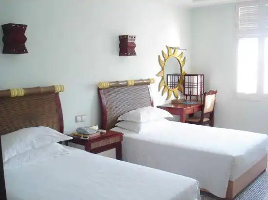 金叶桃园温泉大酒店