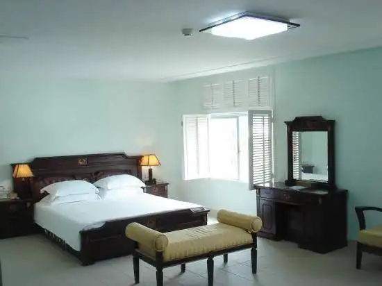 金叶桃园温泉大酒店