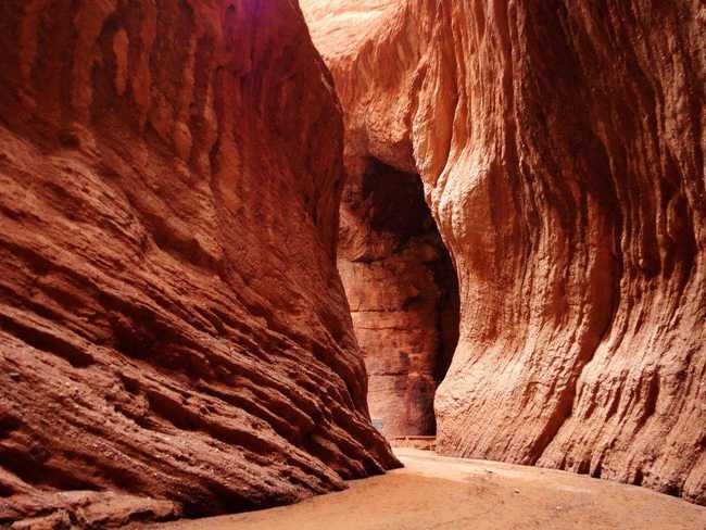 新疆阿克苏天山神秘大峡谷,图二