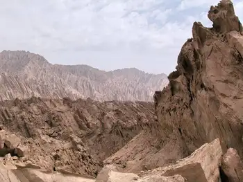 新疆阿克苏盐水沟风景区,图二