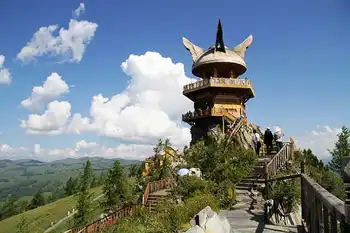 新疆阿勒泰喀纳斯观鱼亭,图二