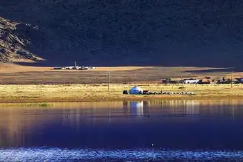 新疆阿勒泰富蕴可可托海伊雷木湖景点介绍,图二