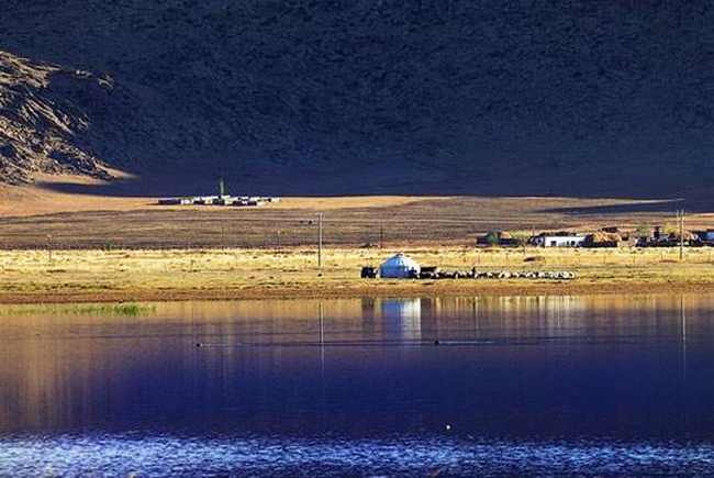 新疆阿勒泰富蕴可可托海伊雷木湖景点介绍,图二