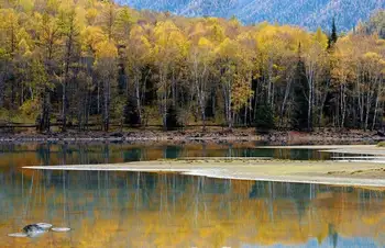 新疆阿勒泰卧龙湾,图三