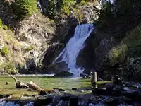 新疆昌吉悬泉飞瀑