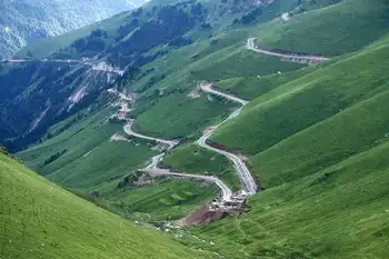 新疆昌吉天山山道,图三