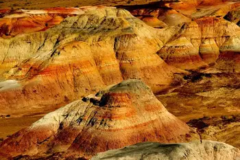 新疆吉木萨尔县五彩湾,图三