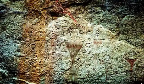 新疆昌吉康家石门子岩画.jpg