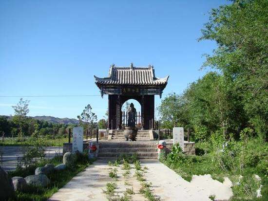 新疆阜康市恒泰齐鲁山庄,图一