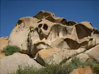 新疆哈密巴里坤县怪石山旅游度假村