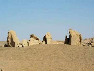 新疆哈密艾斯克霞尔古城堡,图一