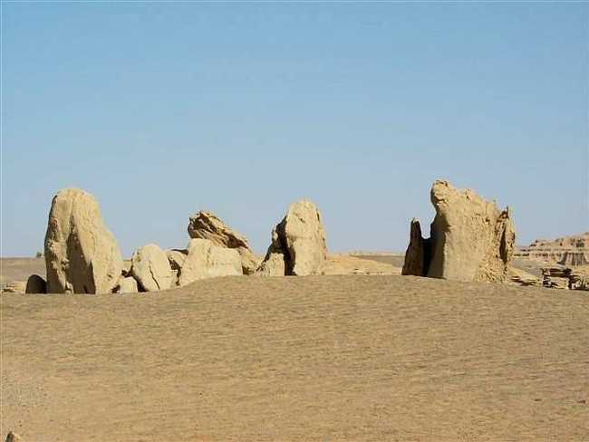 新疆哈密艾斯克霞尔古城堡,图一