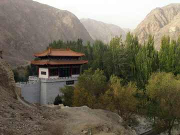 新疆库尔勒铁门关,图一