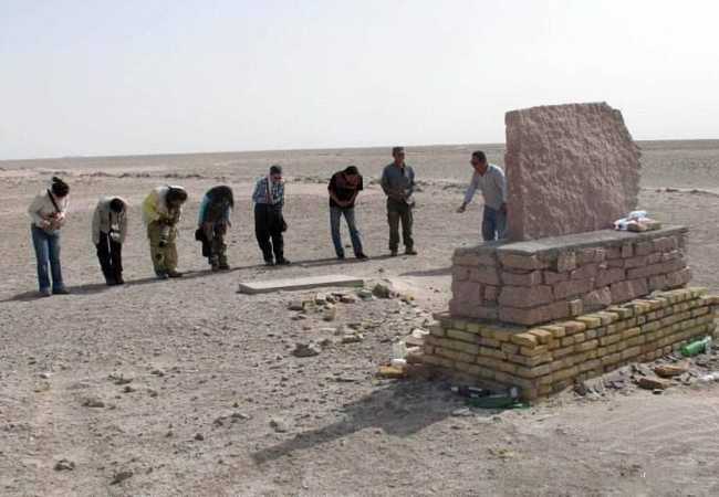 新疆库尔勒余纯顺墓地,图三