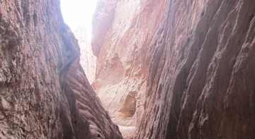 新疆库尔勒巴音郭楞一线天,图二