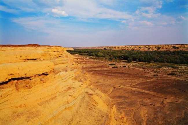 新疆克拉玛依白杨河大峡谷,图二