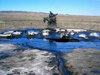 新疆克拉玛依黑油山,图二