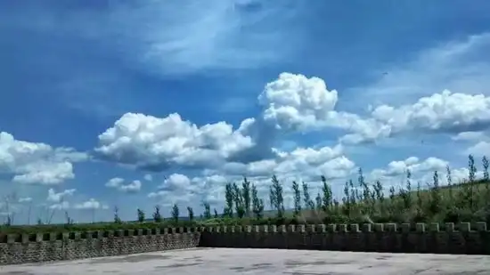 小白杨哨所3.jpg