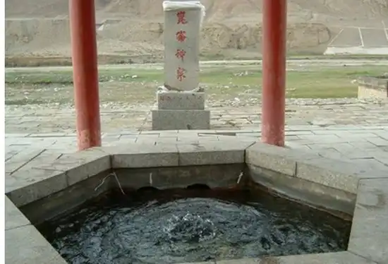 吐鲁番神泉1.jpg