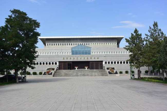 新疆乌鲁木齐烈士陵园,图一