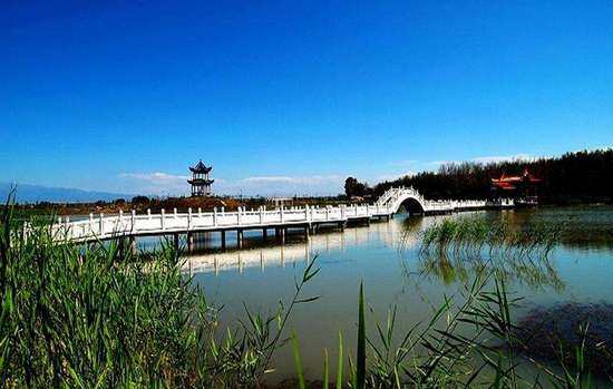 新疆乌鲁木齐青格达湖旅游风景区,图一
