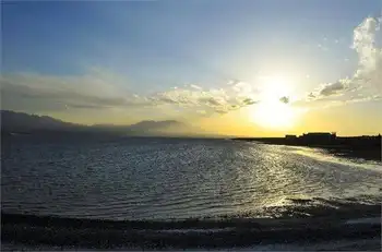 新疆乌鲁木齐市盐湖生态旅游区,图三