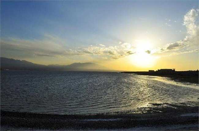 新疆乌鲁木齐市盐湖生态旅游区,图三