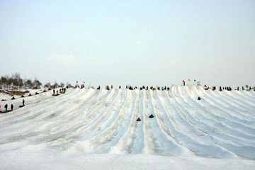新疆乌鲁木齐雪莲山高尔夫灯光滑雪场,图三