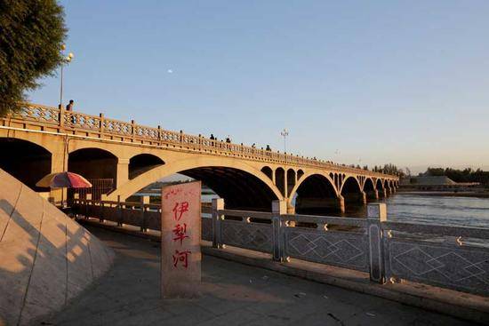 新疆伊犁河大桥,图二