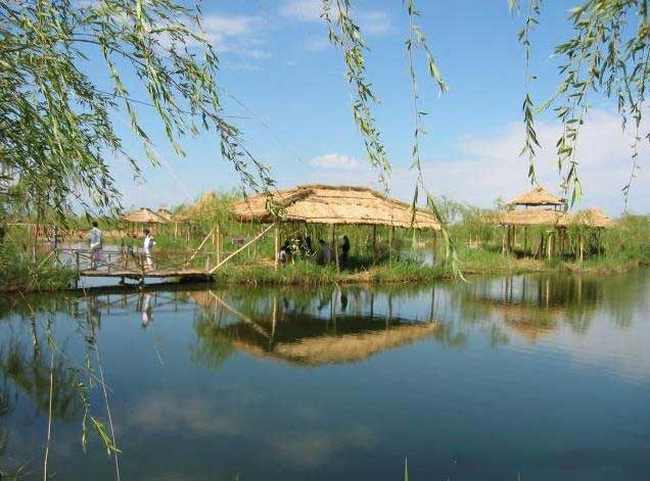 新疆伊犁河民族文化旅游村,图一