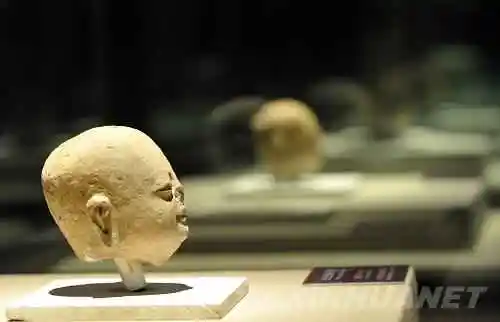 世界仅存的回鹘人佛寺吸引游客