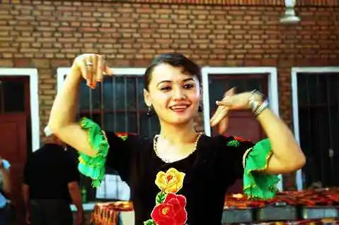 (北疆之五)吐鲁番的葡萄还没有熟