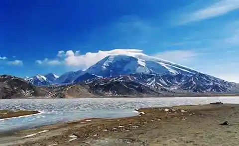 新疆地区