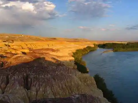 美丽新疆行攻略－1（布尔津五彩滩）