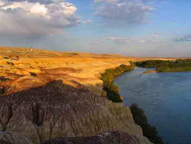 美丽新疆行攻略－1（布尔津五彩滩）,图一