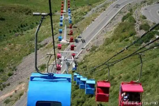 北疆自然揽胜之一:美若碧玉的天山明珠