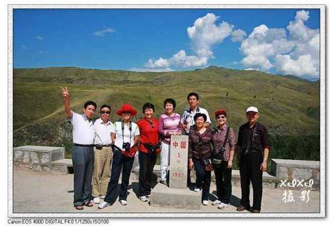 【走进新疆】站在中哈界碑上,图一