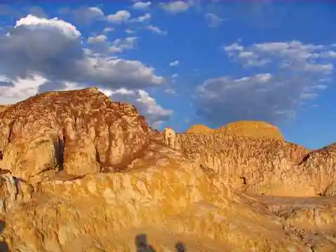 美丽新疆行攻略－1（布尔津五彩滩）