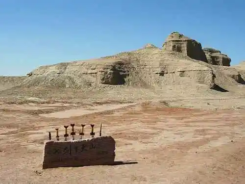 COLORFULDAYSINMYHEART-蓝与黄的鸣奏曲：魔鬼城