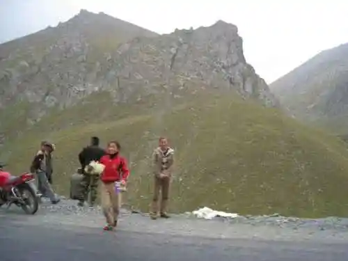 新疆，心无疆—中国新疆天山1号冰川、南山