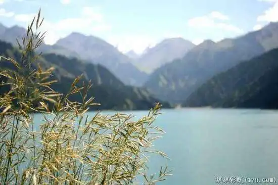 北疆自然揽胜之一:美若碧玉的天山明珠