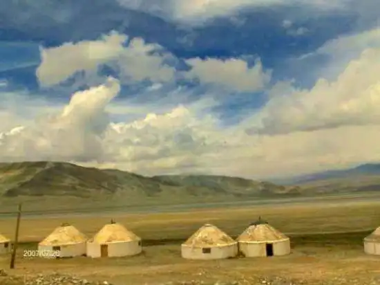 行走在帕米尔高原