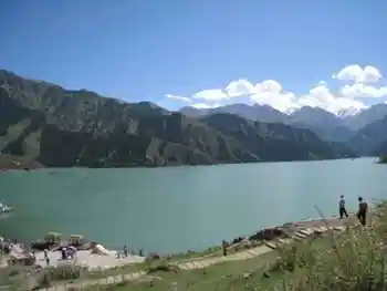 新疆，心无疆—风景如画天山天池,图七