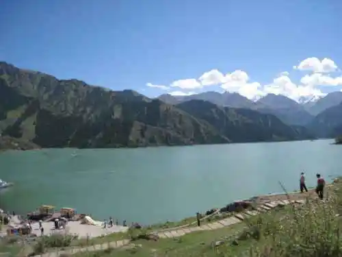 新疆，心无疆—风景如画天山天池