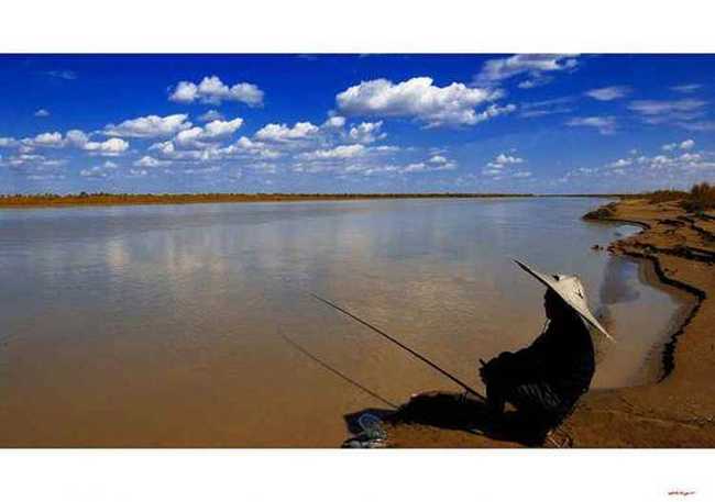 陶醉在塔里木河畔,图一