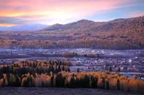 新疆行吟(７)：童话般的禾木村